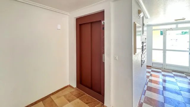 Apartamento 2 habitaciones 70m² en venta - Avenida del puerto — 33