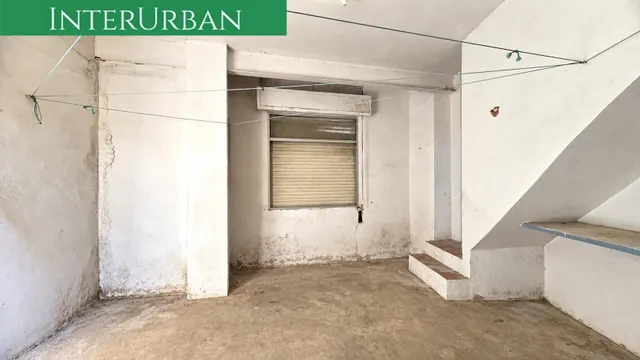 Oportunidad - Amplia casa de 197 m2 con 4 dormitorios y terraza en Benissanó — 39