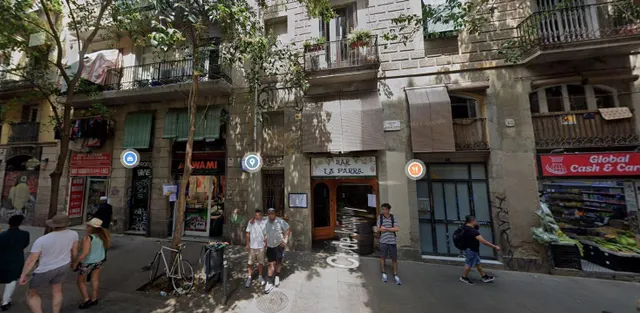 Se vende piso OKUPADO en Calle Joaquín Costa 50 de Barcelona (Barcelona). — 3