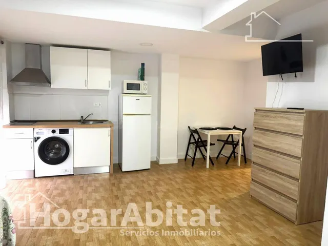 SEMIREFORMADO FUNCIONAL DE TRES DORMITORIOS EN PATRAIX - foto 2