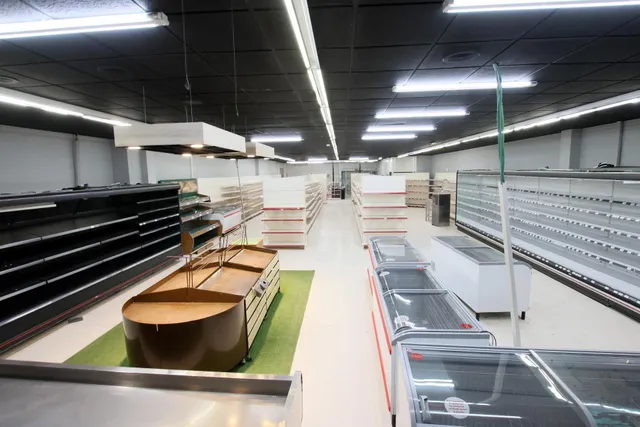 Local comercial próximo al centro de Puebla de la Calzada - foto 3