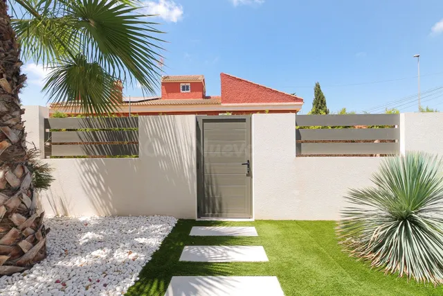 Villa 3 habitaciones 130m² en venta - Lomas de Cabo Roig — 41