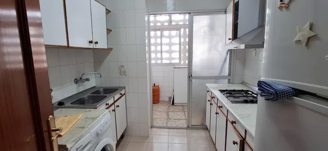 AMPLIA VIVIENDA DE 4 DORMITORIOS Y 2 BAÑOS. MEJOR PRECIO DE ZONA — 7