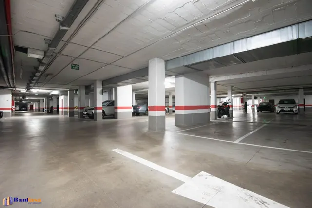 PISO EN ALQUILER SIN MUEBLES EN PARQUE OESTE | GRAN TERRAZA | PISCINA | PÁDEL | GARAJE — 32
