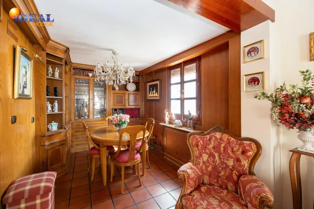 GRAN CASA EN ALBAICÍN BAJO. — 32