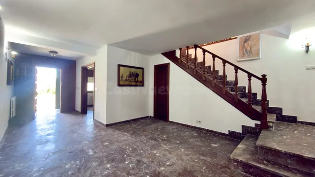 Magnífica Casa Independiente con Jardín y Garaje - Oportunid - foto 4