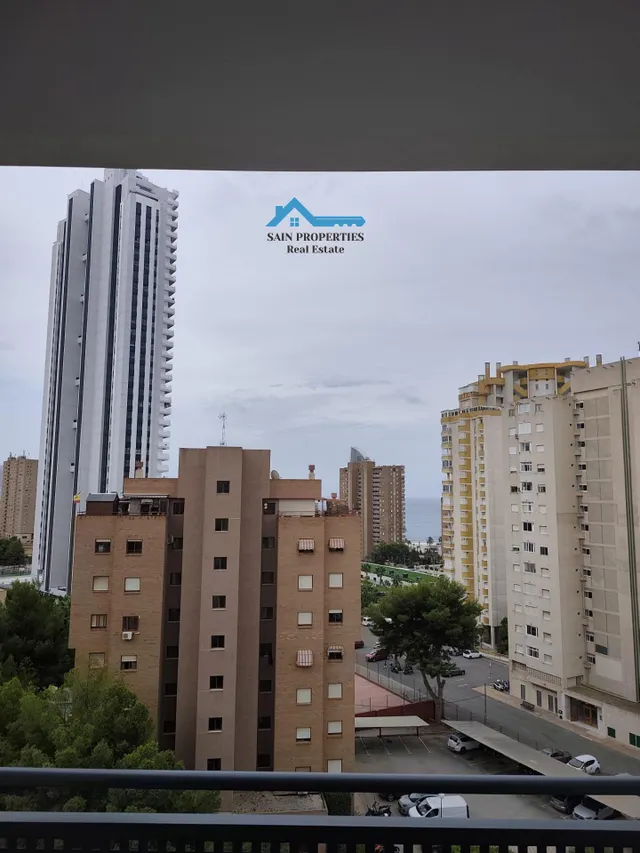 Luminoso piso con terraza y piscina cerca de Poniente. — 12