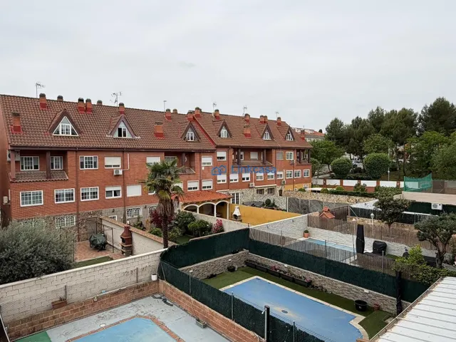 Chalet en Velilla de San Antonio, Madrid de 269 m2 con pisci