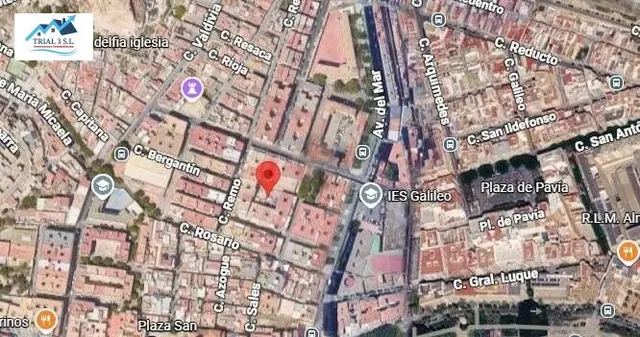 VENTA DE PISO EN ALMERÍA. — 2