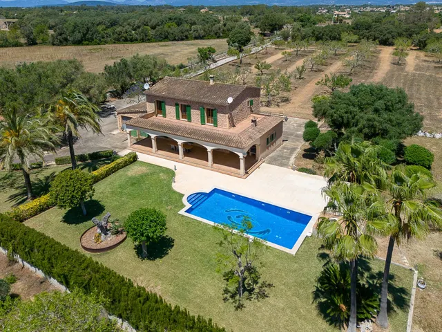 Finca Rústica en Algaida con piscina, privacidad y carácter mallorquín — 2