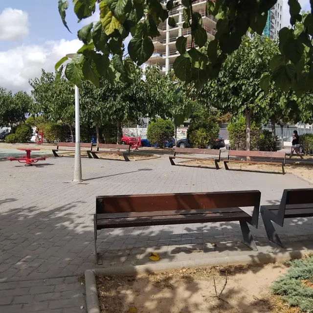 PISO con terraza y parking a lado - Parque del Langostino — 37
