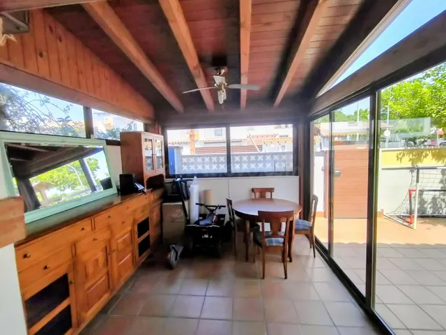 Casa esquinera en venta en pleno centro de Sant Pere de Ribe - foto 5