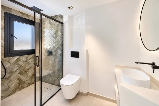 Villa arbela · luz, vida exterior y vistas abiertas al montgo en javea — 23