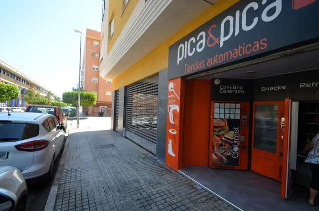 SE VENDE LOCAL COMERCIAL EN EL CENBTRO DE LA VILLA JOYOSA! S