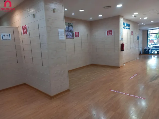 ATENCIÓN LOCAL COMERCIAL EN AVENIDA BARCELONA — 4