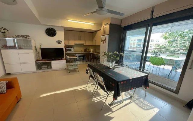 ACOGEDOR ÁTICO DUPLEX, CON AMPLIA TERRAZA. SEMINUEVO - foto 3
