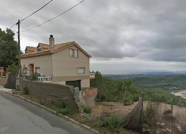 SOLAR EN SANT FELIU DEL RACO — 2