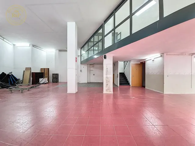 Nave industrial con despachos en venta en calle juan decon vado permanente vigente — 39