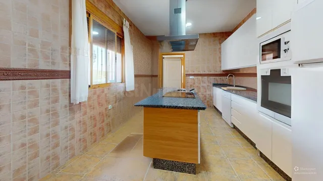 PARCELA EN PROINDIVISO CON VIVIENDA Y EXCELENTES ZONAS COMUN - foto 2