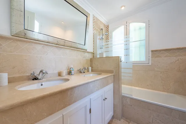 Chalet 5 habitaciones 403m² en venta - Costa del Sol — 24