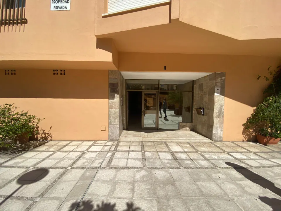 ¡OPORTUNIDAD ÚNICA! LOCALES COMERCIALES DISPONIBLES EN EL EDIFICIO PÉREZ BLÁZQUEZ – ALGECIRAS