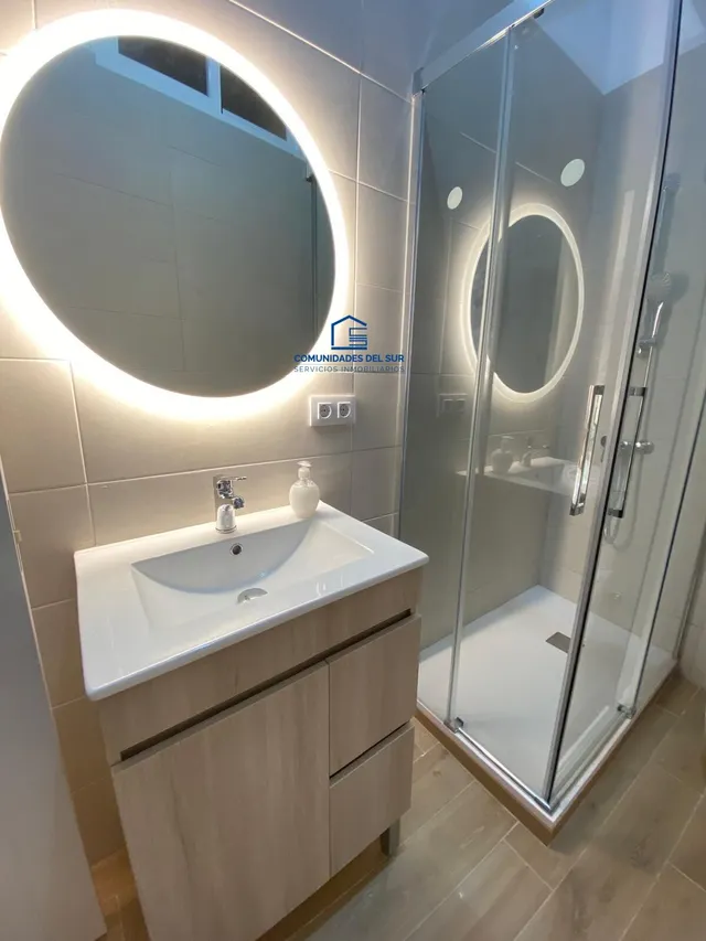 Moderno Piso Reformado en el centro de Cádiz — 12