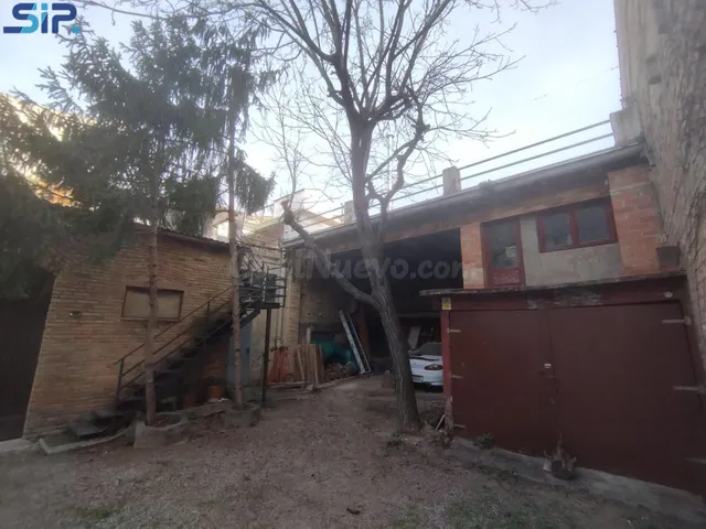 Casa céntrica con vivienda y local comercial en Vilafranca d - foto 3