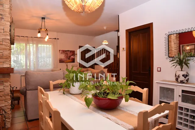 Una casa que impresiona por fuera y enamora por dentro... ¡IMAGINA TUS VERANOS AQUÍ! Piscina, barbacoa, pérgola y zona chill out — 15