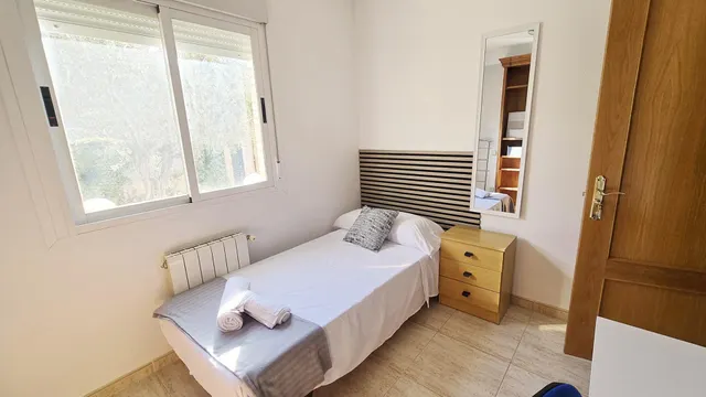 Alquiler de habitaciones por temporada en chalet con piscina de Villanueva de la Cañada (Madrid). — 15