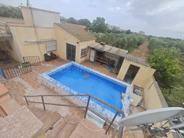 ¡OPORTUNIDAD DE INVERSIÓN!  CHALET EN VALLS (TARRAGONA)