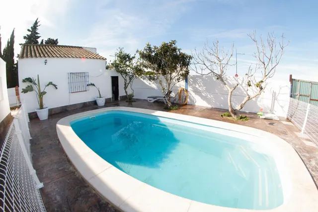 Coqueto apartamento con piscina compartida — 11
