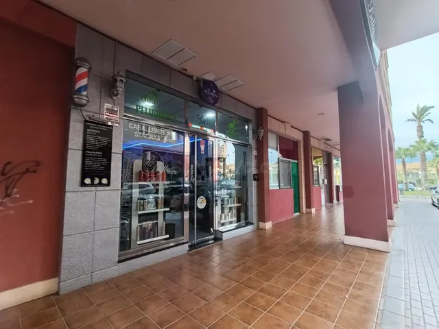 Peluquería en alquiler en la zona puerto de Almerimar - foto 3