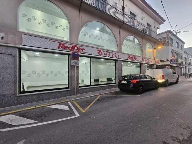SANT CELONI (CENTRO): GRAN LOCAL COMERCIAL ESQUINERO IDEAL C - foto 3