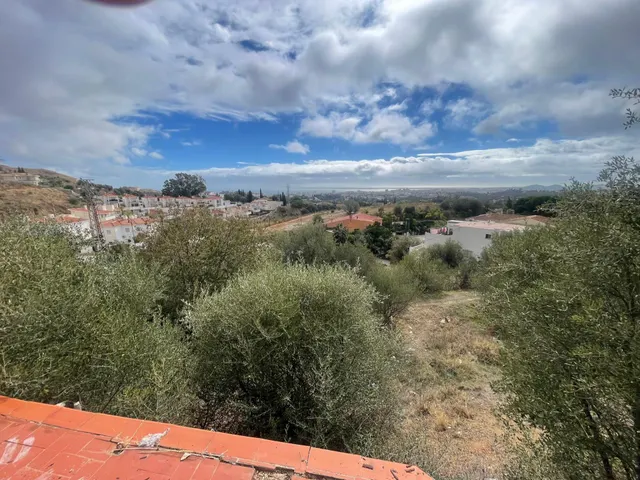 se vende suelo urbano en la carretera de Mijas Pueblo con vistas al mar — 9