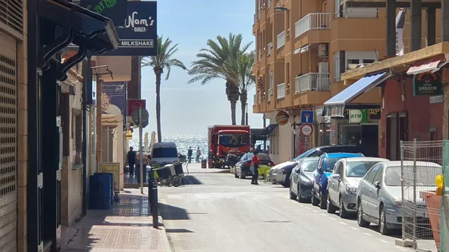 LOCAL COMERCIAL CENTRO Y PASEO MARITIMO. PUB OSCAR — 4