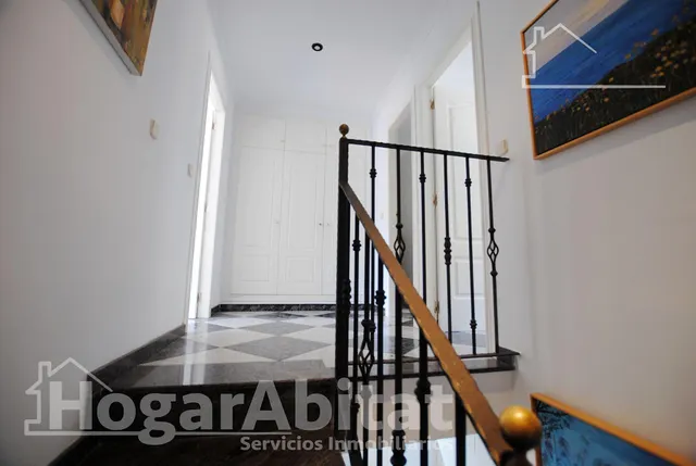 ADOSADO SEMINUEVO CON TERRAZA Y GARAJE — 43