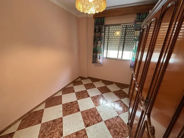 Se vende piso en planta baja, zona las canteras. — 13