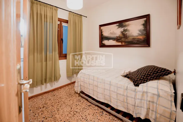PISO EN VENTA  3 habitaciones, TERRAZA, PARKING Y TRASTERO — 28