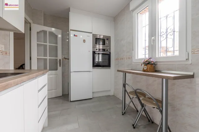 Encantadora Casa Reformada en Ogijares con Vistas y Espacios para Disfrutar — 12