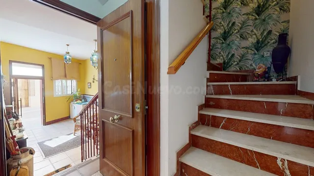 Exclusiva casa adosada de 4 dormitorios con gran terraza en  - foto 3