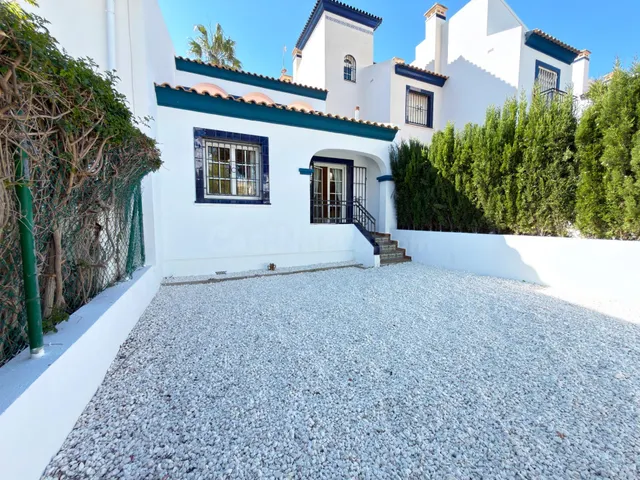 Impresionante bungalow reformado en Los Dolses, Villamartín  - foto 4