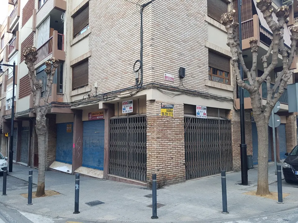 LOCAL COMERCIAL EN ZONA MUY TRANSITADA