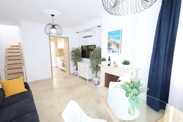 Chalet Independiente en Villamartín - Residencial Costa Dora - foto 2