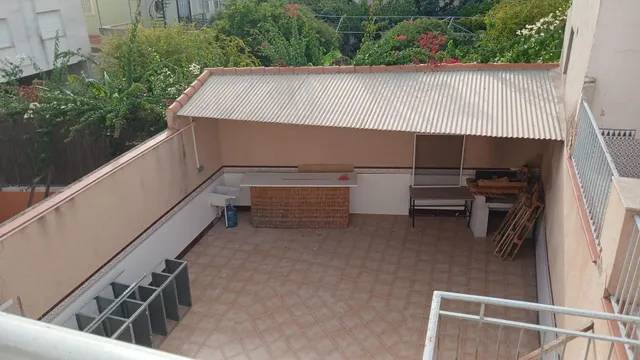 Se vende casa con bajo comercial — 12
