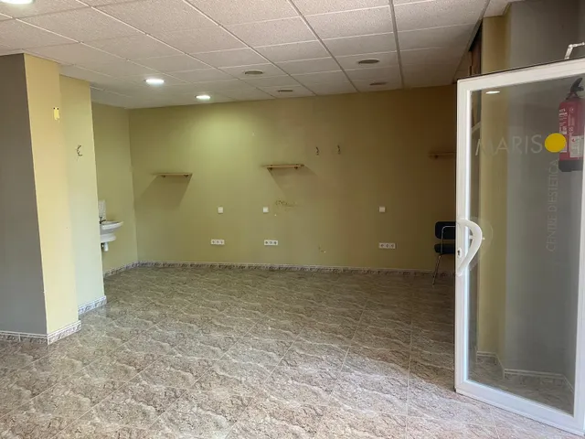 Local comercial en la zona de Camí Fondo en Martorell — 9