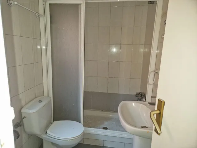 AOC VENDE EN EL CENTRO DE MOSTOLES, CASA EN PRIMERA PLANTA PARA REFORMAR CON GRAN POTENCIAL. — 23