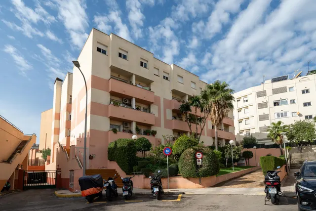 Dúplex de tres habitaciones en ZONA COLEGIOS — 28