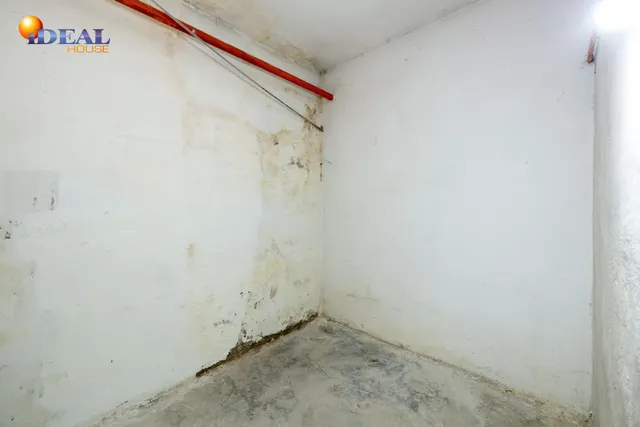 Plaza de garaje y trastero junto al Hospital de Traumatología — 8
