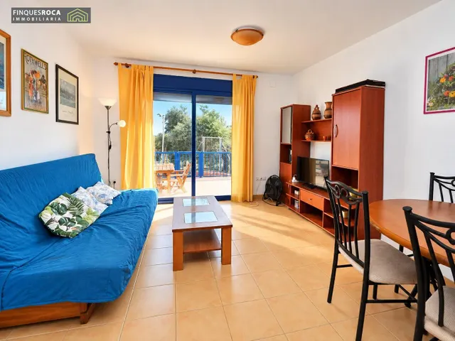 Preciosa Casa Unifamiliar Adosada, para entrar a Vivir de 2 Dormitorios, Baño, Cocina-Comedor-Estar, Terraza, Piscina Comunitaria y Vistas al Mar — 13