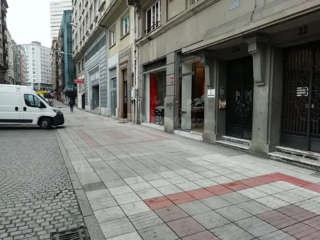 Gran Local Comercial en Coruña Centro - foto 2